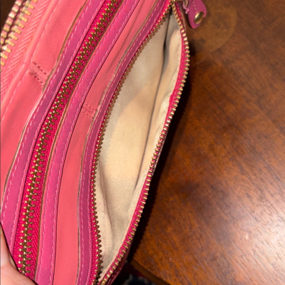 Coach Vintage RARE Crossbody bag  leather coral/hot pink /2 front zipper pockets - Picture 7 of 13